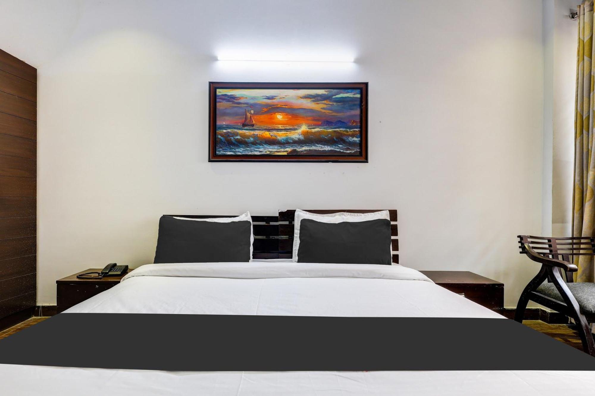 Hotel Vedanta Gurgaon Exteriör bild